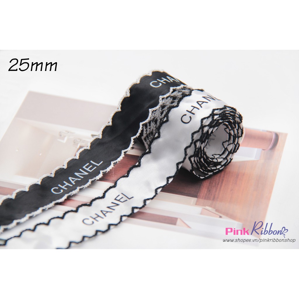 RB satin 1 mặt viền bô đê cỡ 25mm in chữ