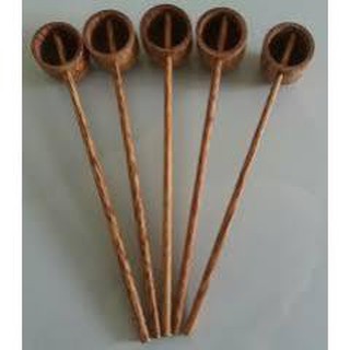 Gáo Dừa Múc Rượu