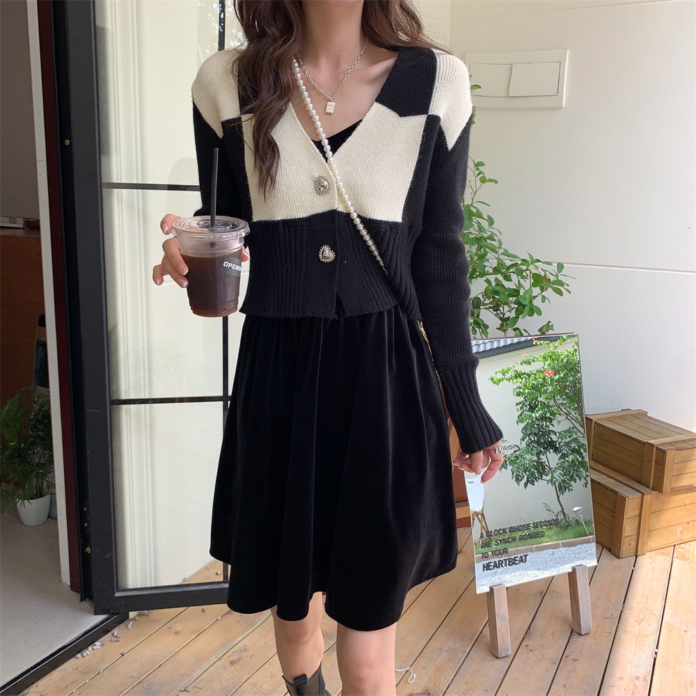 Áo khoác len tay dài cổ chữ V màu sắc tương phản phong cách Hàn Quốc cho nữ