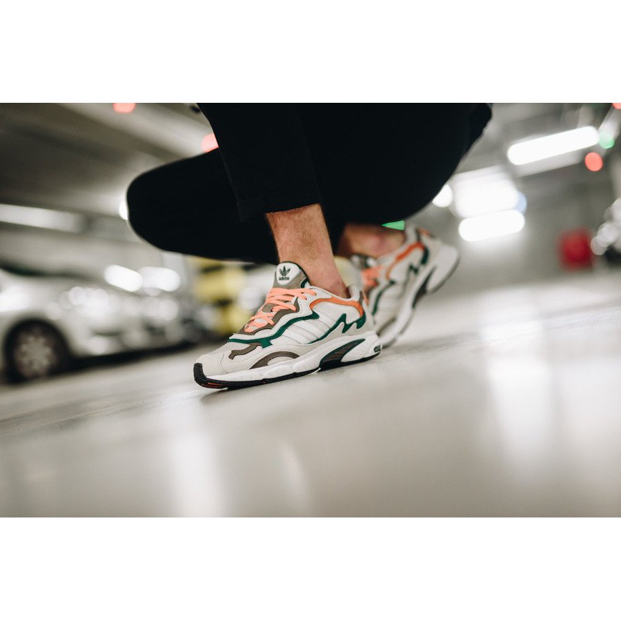 Giày Adidas Temper Run chính hãng 100% được nhập từ cửa hàng Adidas tại Mỹ - EE7740