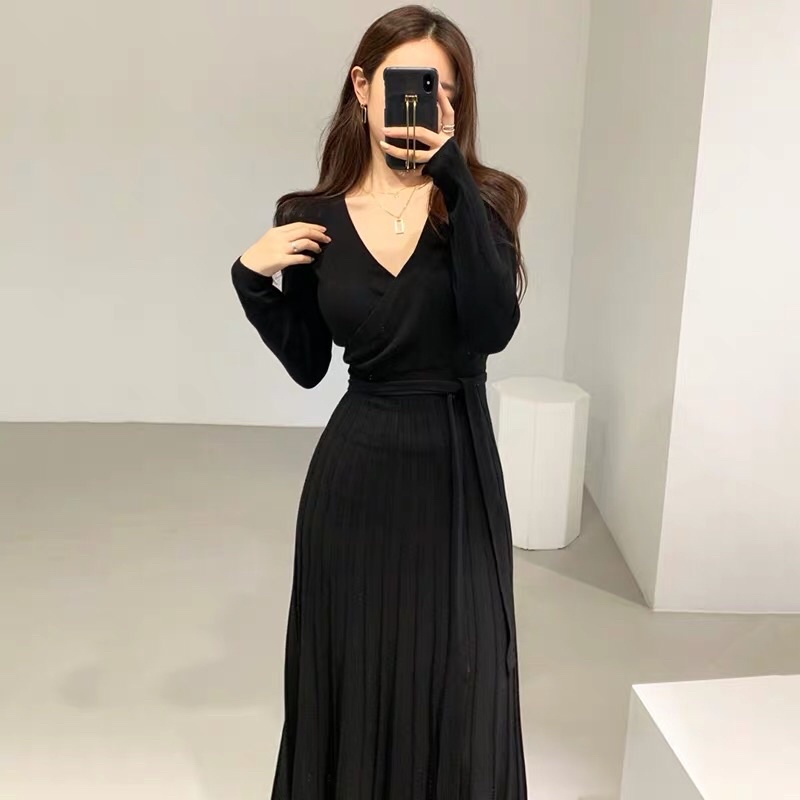 VÁY LEN CỔ V XOÈ DÀI XẾP LY BUỘC EO HÀN QUỐC