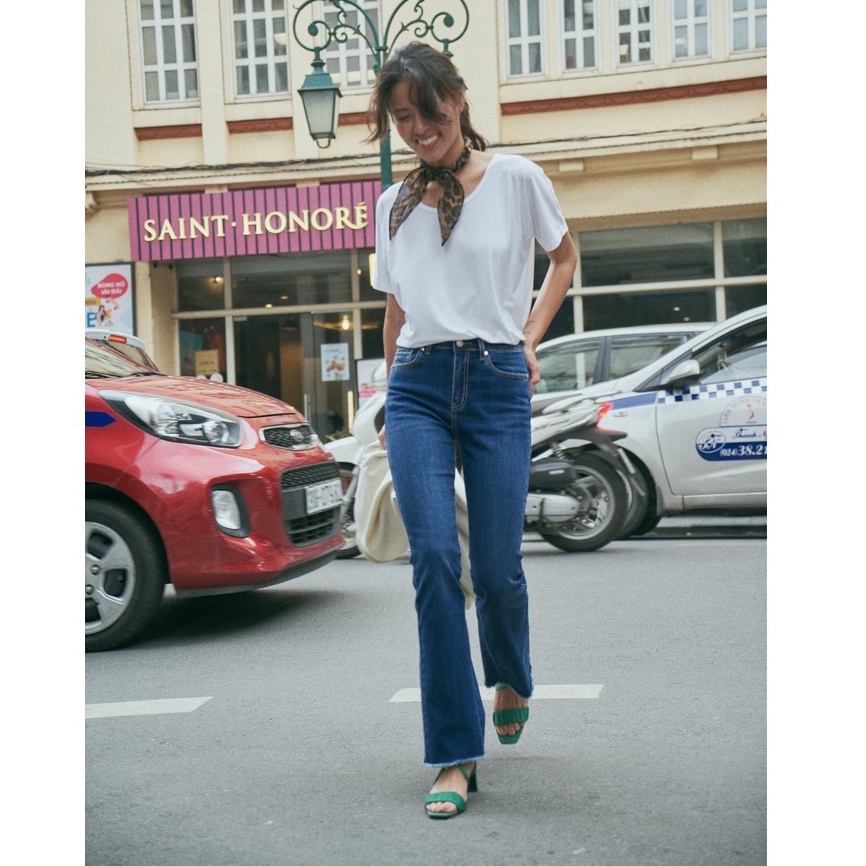 TheBlueTshirt - Quần Jeans Ống Loe Nữ Xanh Đậm - Edgy Flare Jeans