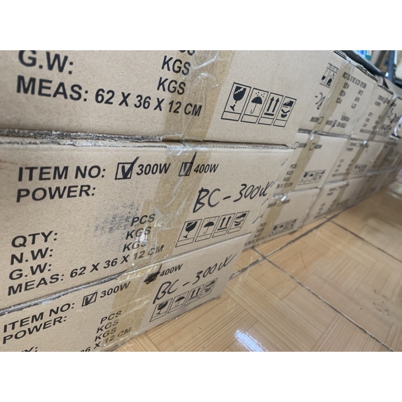 Đèn NLMT bàn chải 300w, bảo hành 2 năm.