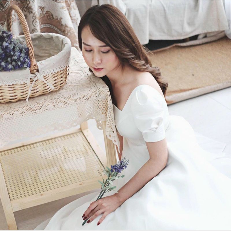 Đầm trắng công chúa maxi tay phồng cổ vuông Bunnia