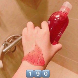 SỮA TẮM TẨY DA CHẾT HOA QUẢ