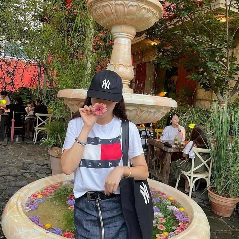 [HÀNG MỚI VỀ] ÁO THUN CỔ TRÒN TOMMY JEANS FLAG TRẮNG ĐEN - ÁO THUN COTTON IN HÌNH - HÀNG NHẬp KHẨU