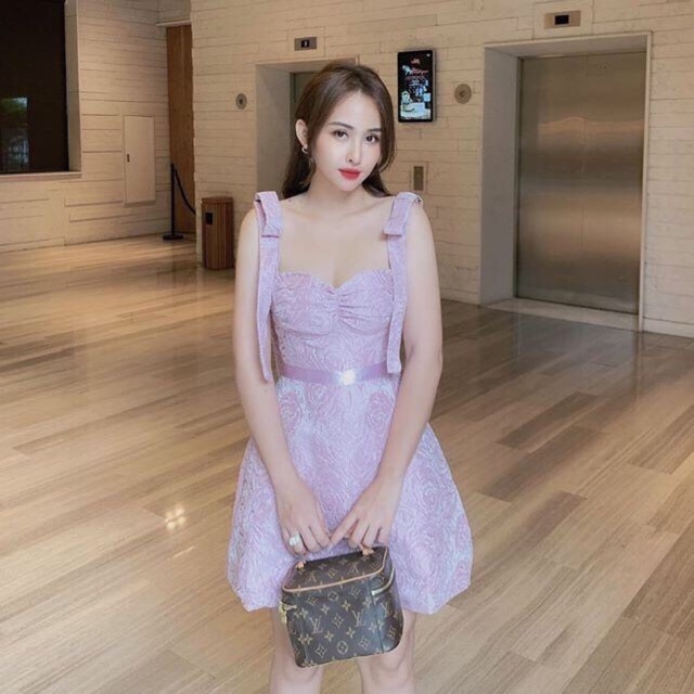 Đầm dự tiệc hai dây dáng xoè vải gấm cao cấp Vanesi