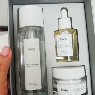 Sét dưỡng da Huxley