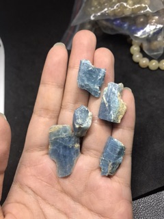 Đá thanh tẩy xanh biển thô đẹp