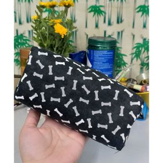 Hộp bút vải xương nền đen