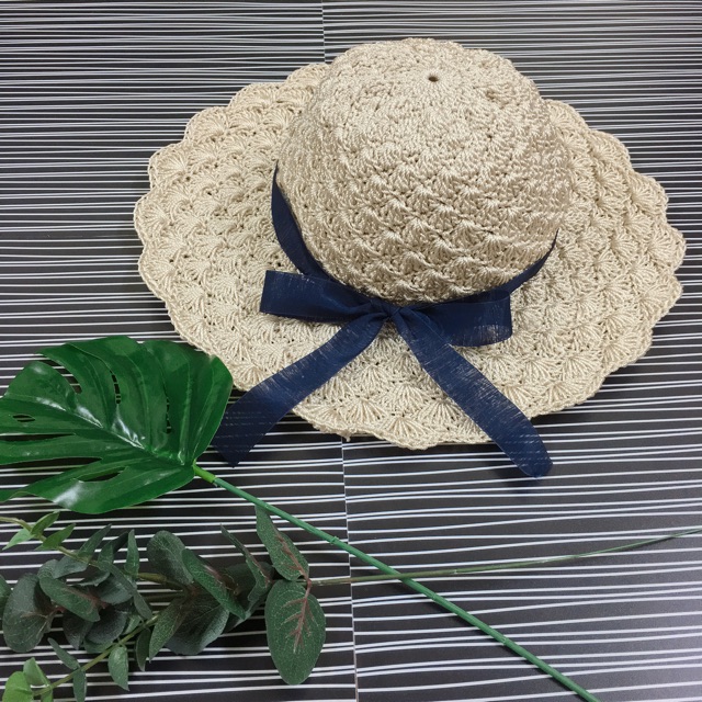 Mũ rộng vành bằng sợi thô
