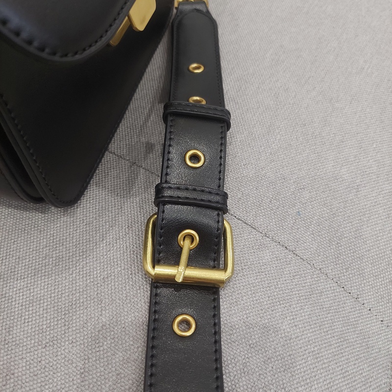 Túi Đeo Chéo Nhỏ Dáng Vuông Phối Khóa Kim Loại Cidu CD10