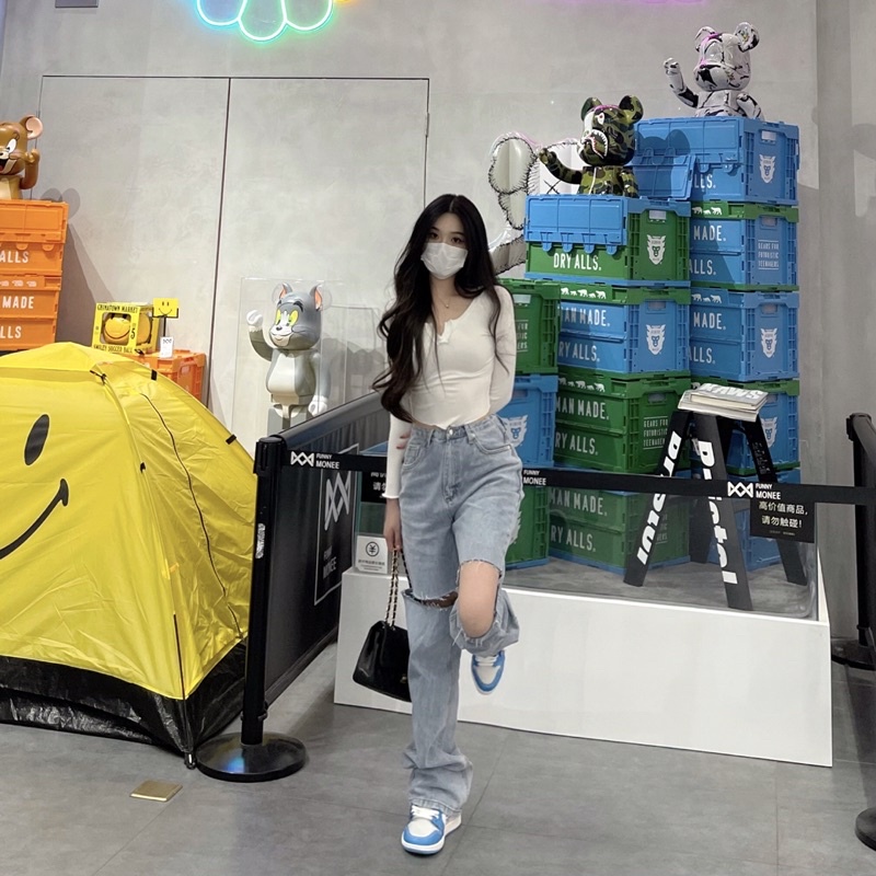 Quần jeans lưng cao ống rộng đứng from ống quần dài trên dưới 100cm màu xanh nhạt