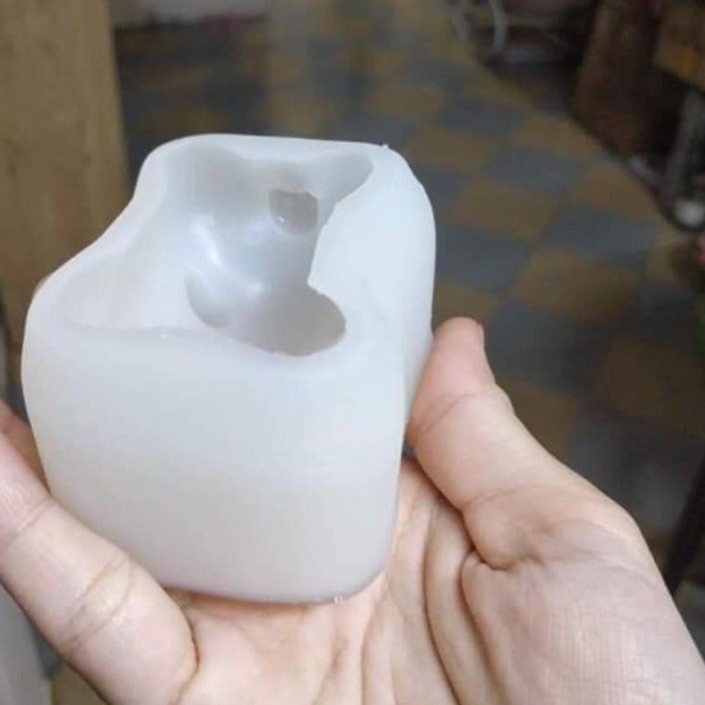 Khuôn làm bánh trung thu heo nơ, đội mũ siêu đáng yêu