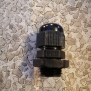 Ốc vít xiết dây điện PG9