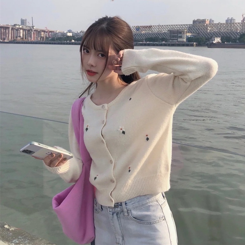 Áo len cardigan thêu hoa nổi