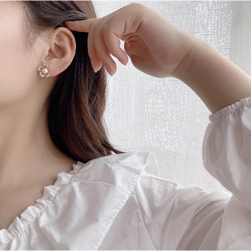 Khuyên tai chuôi bạc S925 Hình bông hoa đính đá HALLA BT141