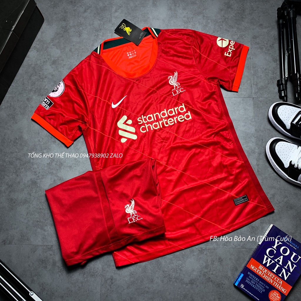 Set Bộ Quần Áo Đá Bóng CLB Liverpool Màu Đỏ 2022, Bộ quần áo liverpool sân nhà-sân khách mùa mới- Vải thái phom 43-90kg