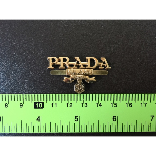 Mác chữ PRADA