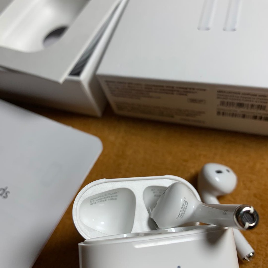 Tai Nghe Bluetooth Iphone Airpods 2 Louda Hỗ Vằn 1562M - Pin 5h [Định Vị - Đổi Tên - Sạc Khong Dây] Âm Thanh Siêu Cấp