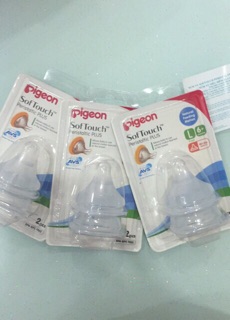 Set 2 núm vú Pigeon SofTouch cho bình cổ rộng đủ size