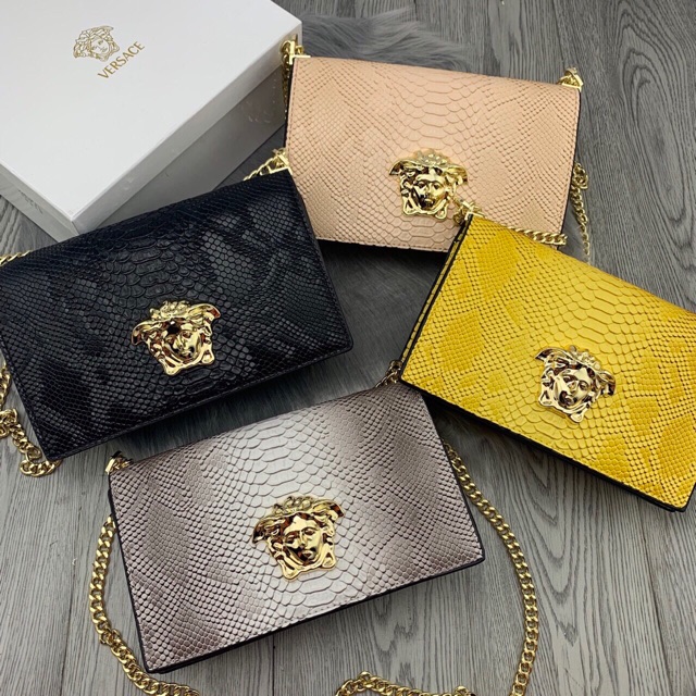 (ORDER) Túi xách Versace da rắn mới về hot trend M12134