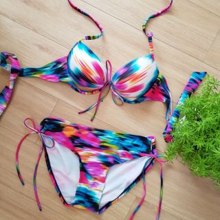 Bikini 2 mảnh sắc màu