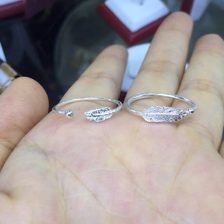 Nhẫn lông vũ bạc ta
