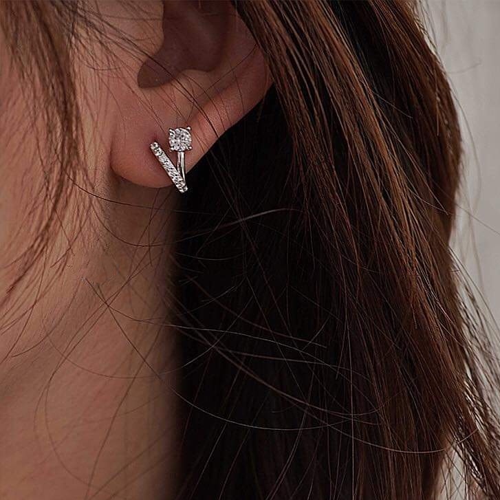 Khuyên tai bạc khuyên V hoa nạm đá trắng sáng lung linh