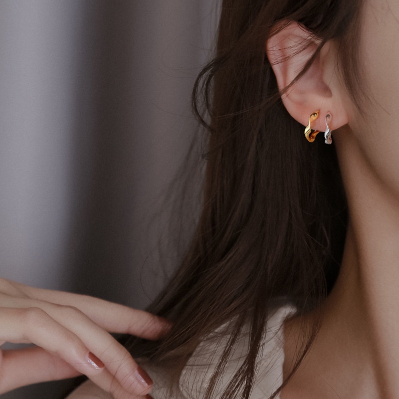 Đôi bông tai tạo hình độc đáo cho nữ