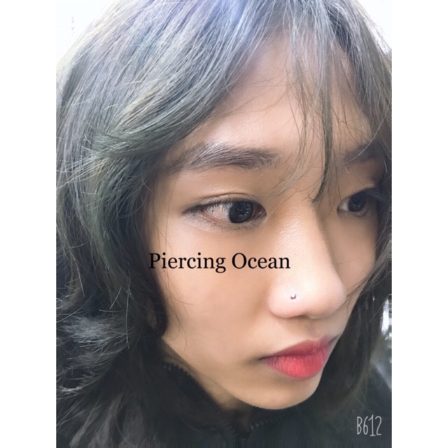 KHUYÊN MŨI THẲNG ĐÍNH ĐÁ