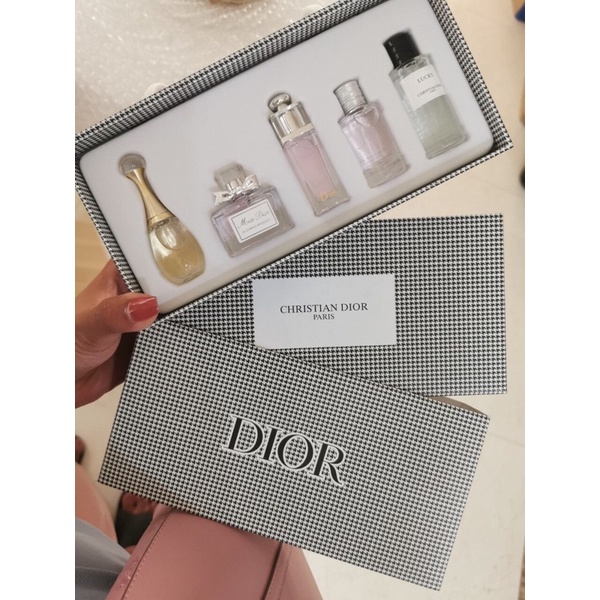 Set nước hoa di🌾or mini 4 chai 🌸. 4 mùi tuyệt phẩm- hộp quà dễ thương- sang chảnh🌸