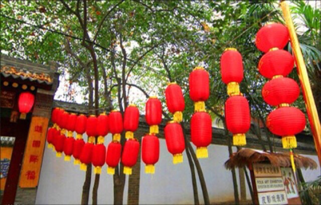 [70cm] Đèn lồng Vải Trung Quốc hình trụ trang trí Lễ Tết,nhà hàng, khu du lịch, hội chợ, khai trương (có tua)