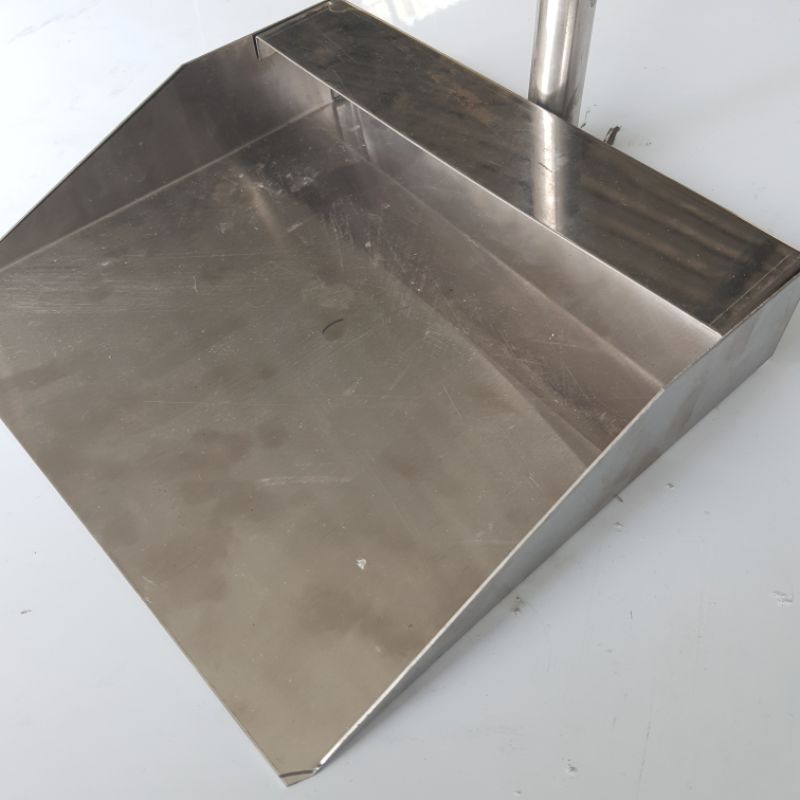 Hốt rác inox hàng dày bao hư hỏng đỏi mới , gồm có tay cầm ngắn và tay cầm dài .