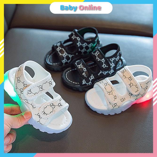 Giày sandal bé trai  từ 1 đến 4 tuổi đèn led phát sáng đế mềm chống trơn phong cách thời trang ( B22 )
