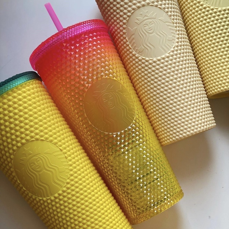 - TỔNG HỢP LY NHỰA STUDDED COLD CUP SIZE VENTI  RA MẮT NHIỀU QUỐC GIA