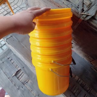 Xô nhựa tròn, thùng bê màu vàng mới 100%(không kèm nắp)