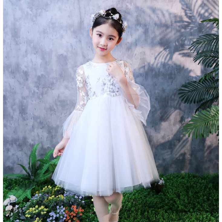 Đầm voan da hội trắng thêu hoa tay lỡ cho bé gái làm cô dâu