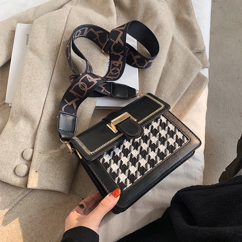 Túi đeo chéo IELGY hình vuông nhỏ họa tiết kẻ ô dây đeo bản rộng chất lượng cao phong cách Hàn Quốc cổ điển