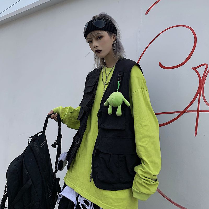 Áo khoác sát nách phối túi lớn phong cách chiến thuật cá tính | BigBuy360 - bigbuy360.vn