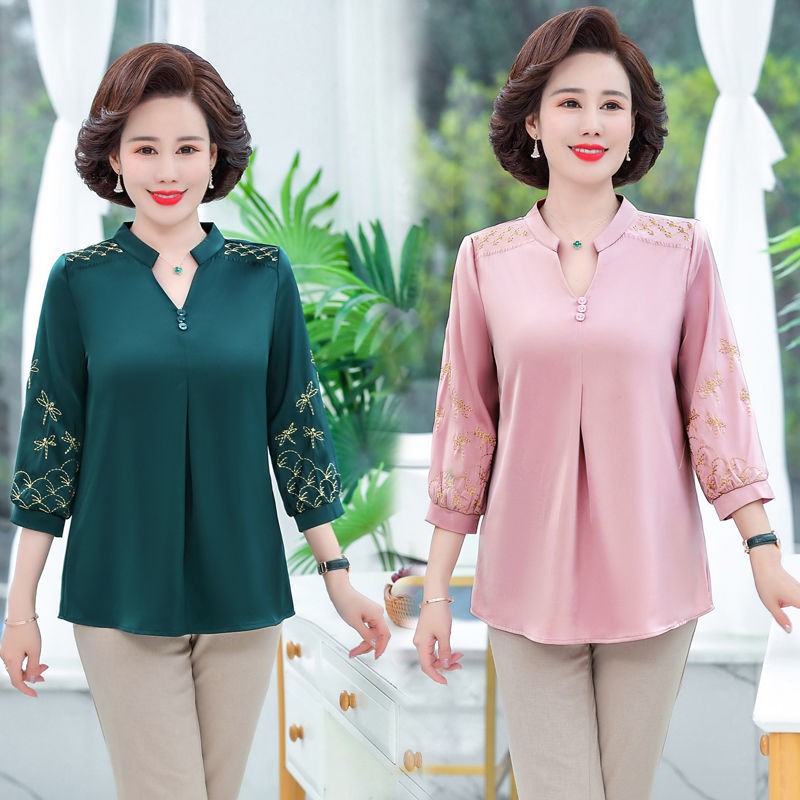 áo hè nữ trung niênCác bà mẹ trung niên mùa xuân năm 2021 áo sơ mi nhỏ mới hè nữ kiểu tây ba quý