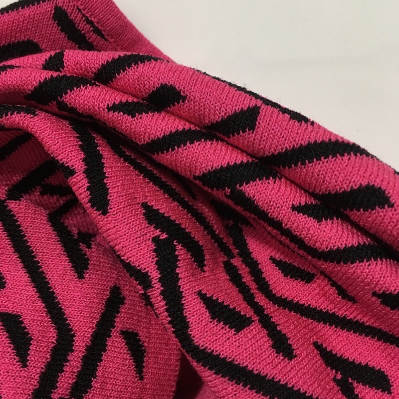 Set trang phục len cho nữ thương hiệu Versace cao cấp gồm áo len croptop và chân váy dài dáng ôm