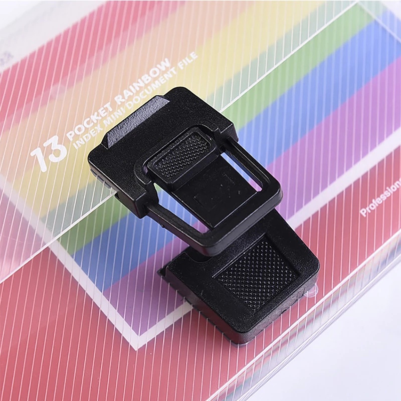 Bìa đựng tài liệu bằng nhựa có chia ngăn sắp xếp gọn gàng và khóa cài tiện dụng A613