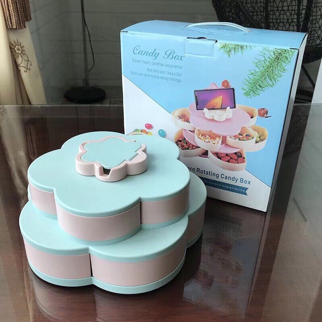 Khay mứt tết 2 tầng hình cánh hoa cực đẹp.