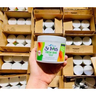 Tẩy tế bào chết st.ives mơ