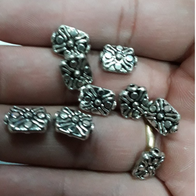 Phụ kiện 50g = 23k [ xỏ vòng tay chữ nhật hoa văn ]