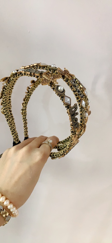 băng đô cài tóc con ong chảnh( cao cấp)