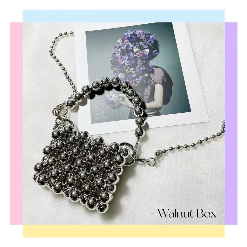 Túi Đựng Son Môi Kết Cấu Kim Loại Đính Hạt Thủ Công