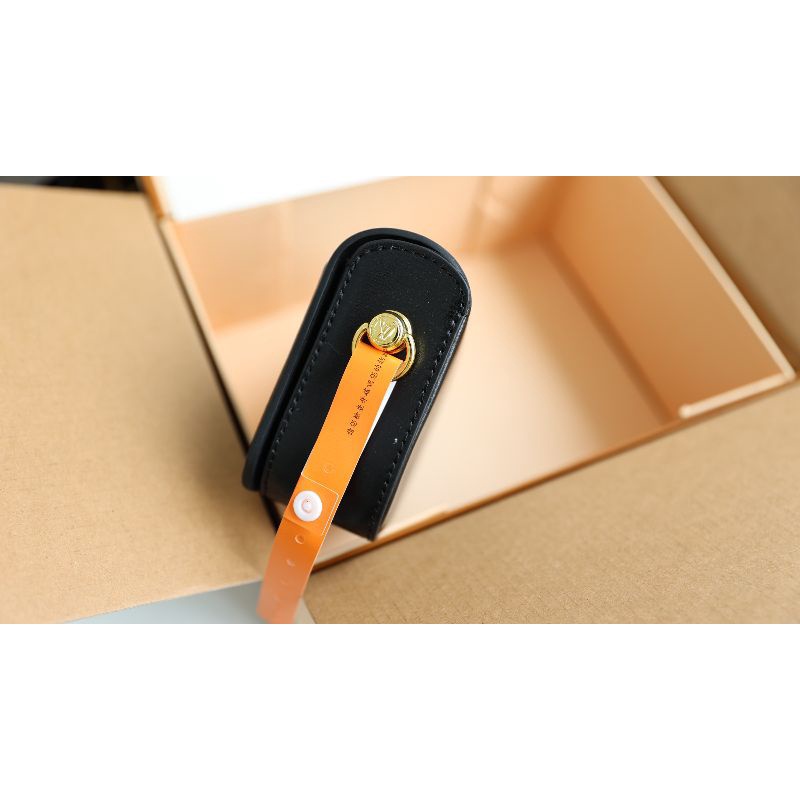 Túi xách nam&nữLV offocier sz20cm kèm quai da bản to và 1 ví mini da thật fullbox nam châm
