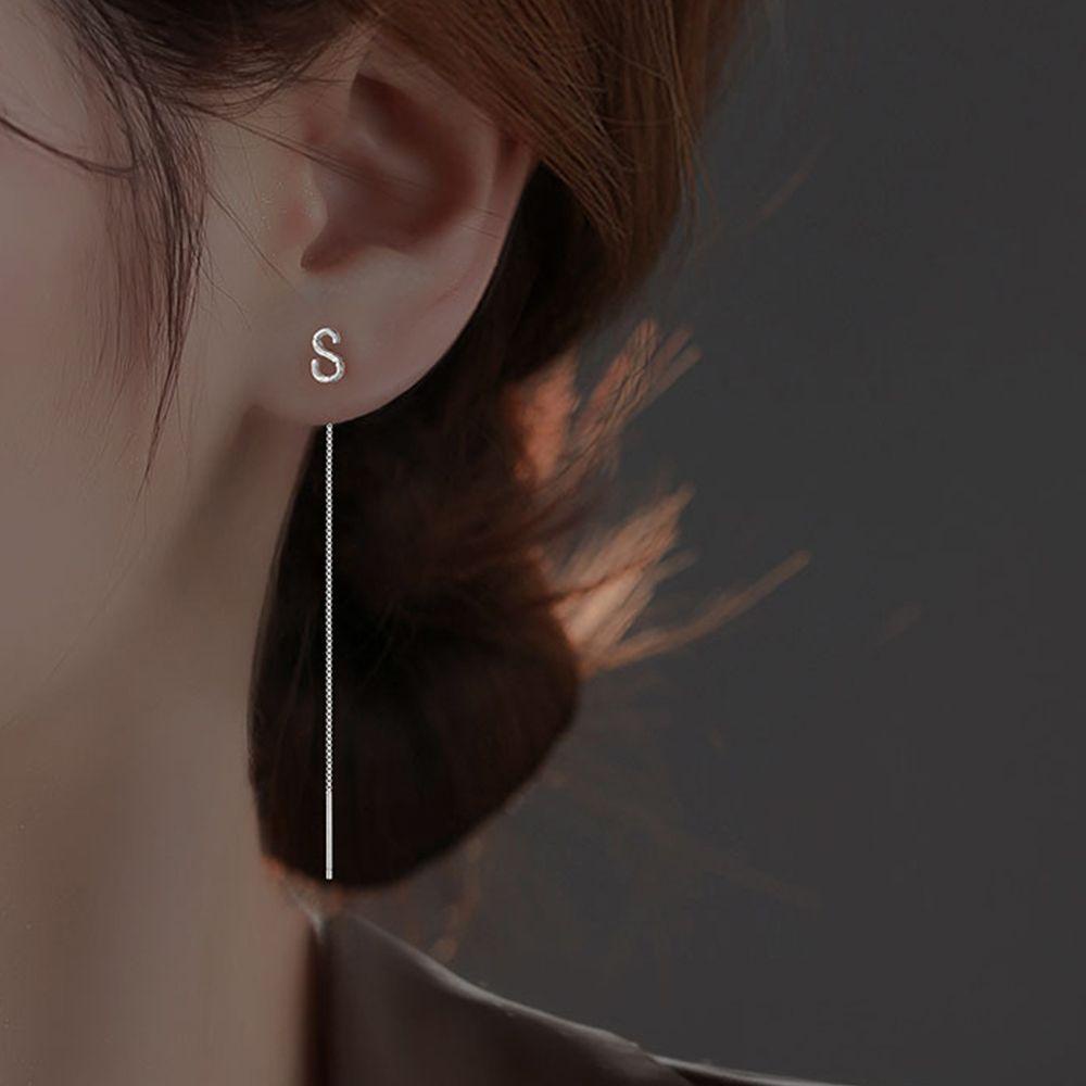 Khuyên Tai Dạng Hạt Xỏ Bằng Đồng Hình Chữ Cái Sáng Tạo